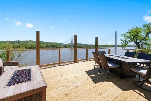 RiverSuite2 - A the view that soothes a soul. in Russell, USA