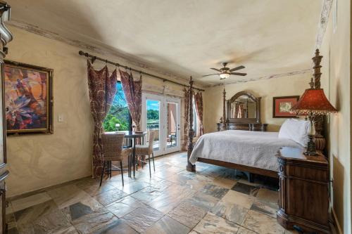 Blanco Riverside Cottages in Blanco, USA