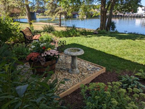 Kert, Casual Living Extended Stay Hotels in Algonquin