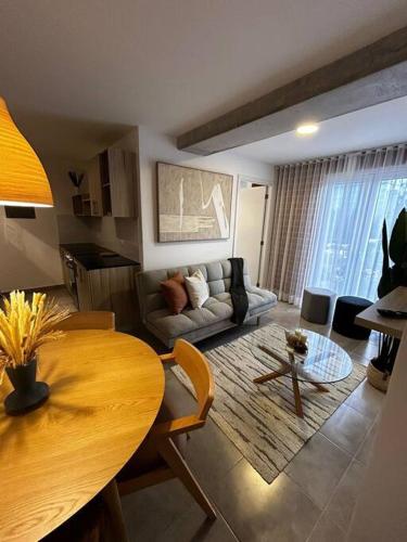 Beautiful Two Bedroom Apartment with AC