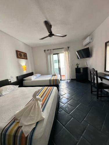 room detail thumbnail 0