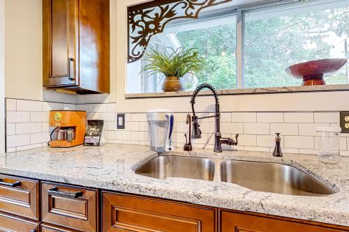 254 & 256 Hoots Hideaway Cottage & Hoots Log Cabin - Full Property, Hendersonville (foto 7)