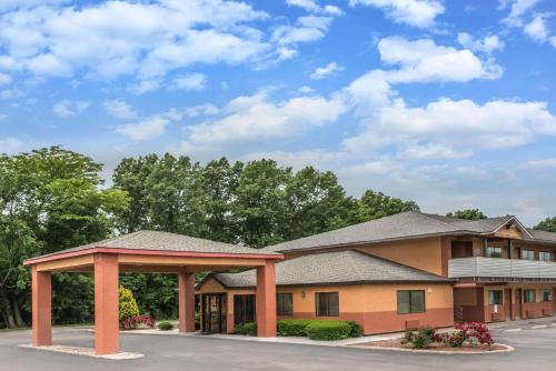 Days Inn by Wyndham Kingdom City in Kingdom City, USA