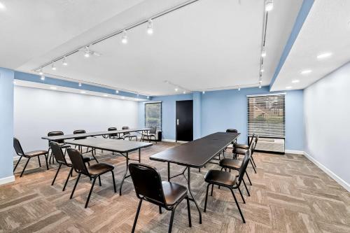 SureStay Plus Hotel by Best Western Southern Pines Pinehurst - image 2