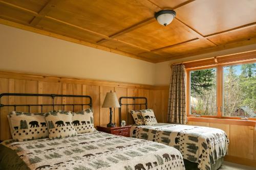 Tamarack Lodge