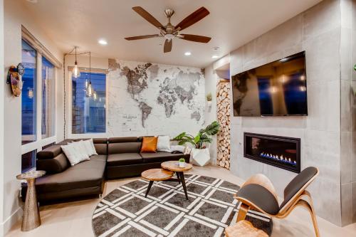 Old Town Swank - Brand New To Brewery District!