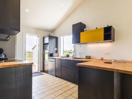 Maison calme, entouree de marais, proche plage et commerces, avec jardin et equipements complets - F in Les Moutiers-en-Retz