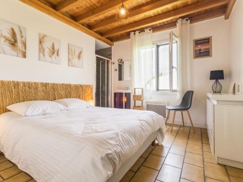 Maison calme, entouree de marais, proche plage et commerces, avec jardin et equipements complets - F in Les Moutiers-en-Retz