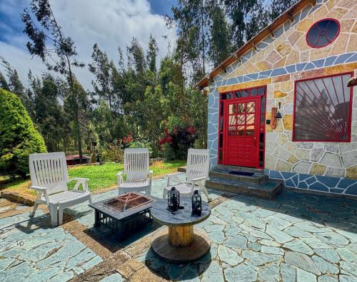 CASA DE PIEDRA EL ZAPATO in Suesca