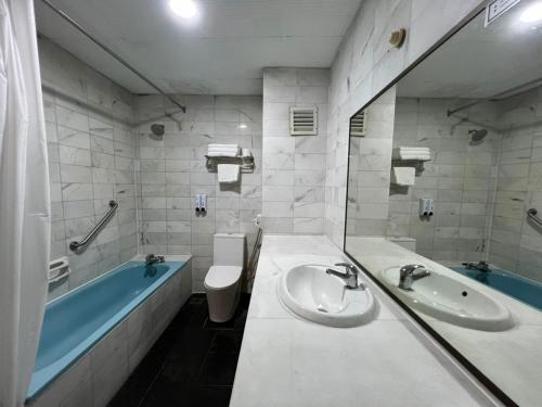 Remington Hotel Room Type - Triple Room with Bath Remington Hotel Room Type - Triple Room with Bath