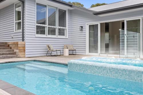 Oceans 47 - Heated Pool & Spa Luxury in Rye