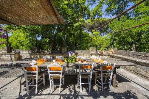 Castello di Casamassella Castello di Casamassella