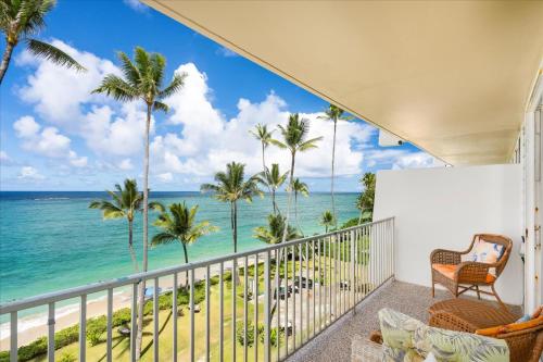 Magical Beachfront Condo in Punaluu