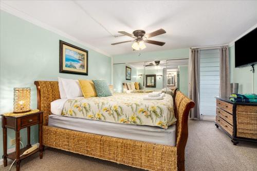 Magical Beachfront Condo in Punaluu