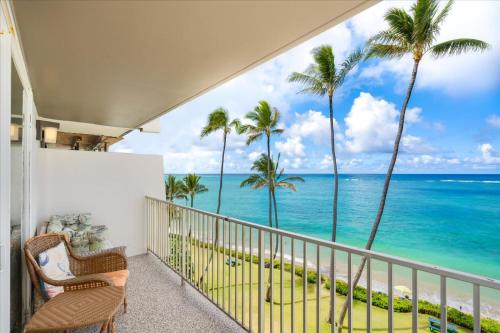 Magical Beachfront Condo in Punaluu