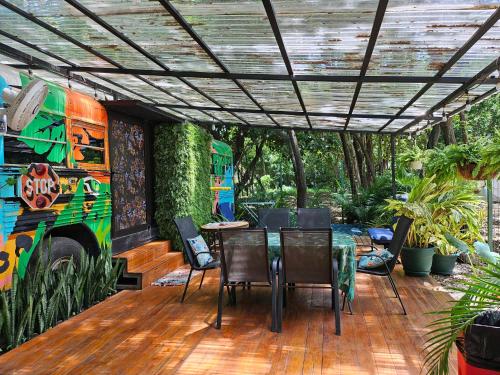 CasaBus beautiful bus dept. 50m from beach — other in Calle Cardinal, Santa Cruz, 50309, Costa Rica