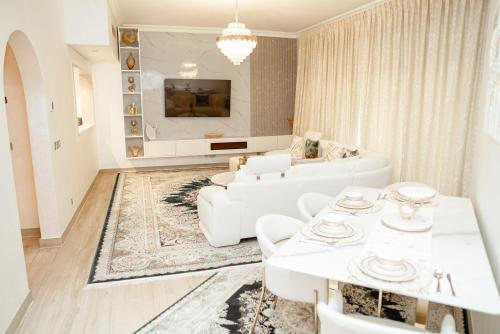 2BDR Luxury Apartment in Palm, Dubai (photo 5)