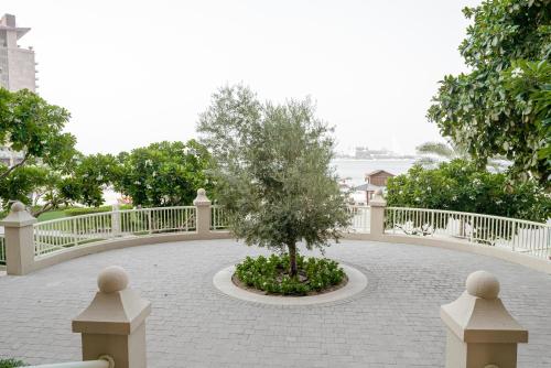 2BDR Luxury Apartment in Palm, Dubai (photo 4)