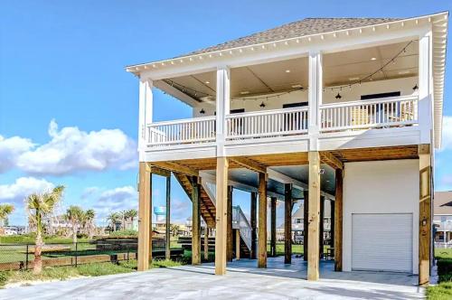 Beaches and Dreams in Crystal Beach in Bolivar Peninsula, USA