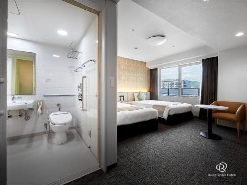 room detail thumbnail 2