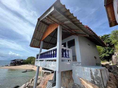 Char Bungalows in Jansom Bay