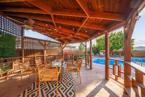 Pool, Hot Tub, Luxury 3 Beds,15 Min Beach,DT, Zoo, Sesame Place, Airport in Shelltown