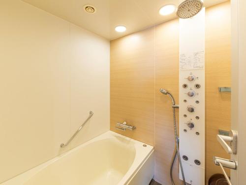 Twin Room (Extra Bed for 3 Adult) - Non-Smoking	 image 4