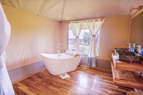 Vannas istaba, Malaika Seronera Luxury Camp in Banagi