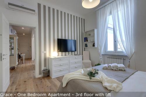 One-Bedroom Apartment image 10