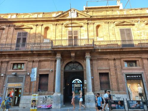 Al Palazzo Del Principe al Massimo, Palermo