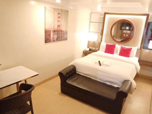 PARADISE HOTEL, Manila