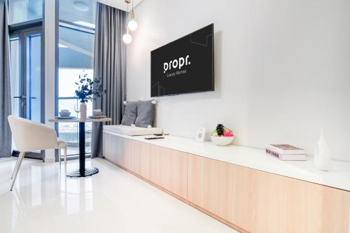 Cozy High-Floor Studio with Amazing Views - image 3