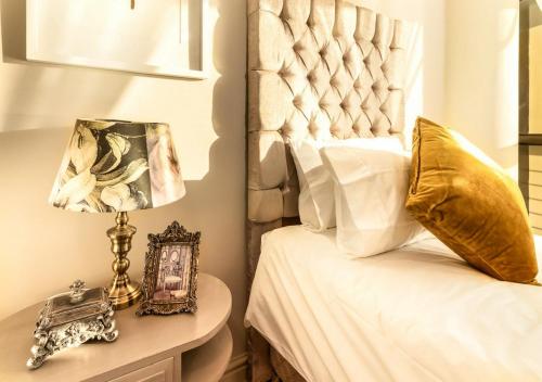 La Belle Vue by Host Agents - Tap to explore photos