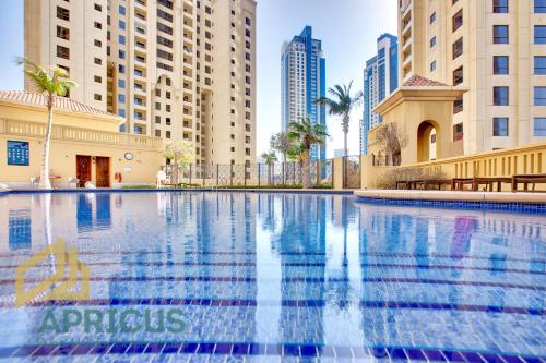 Stylish 2BR Apt just minutes from Beach, Dubai (foto 5)
