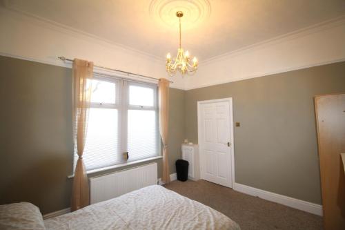 Large 3 Bed Bungalow - Parking - Garden, Birmingham (fotografie 8)