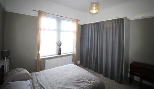 Large 3 Bed Bungalow - Parking - Garden, Birmingham (fotografie 10)