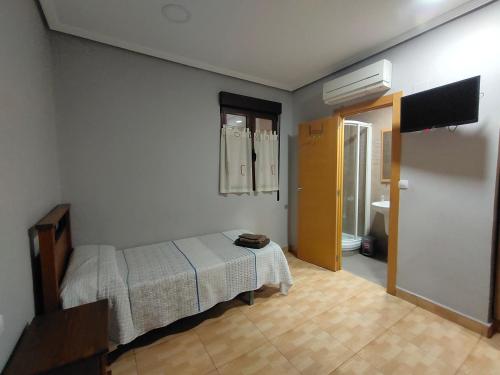 Single Room image 2