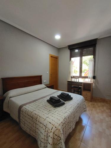 Double or Twin Room image 10