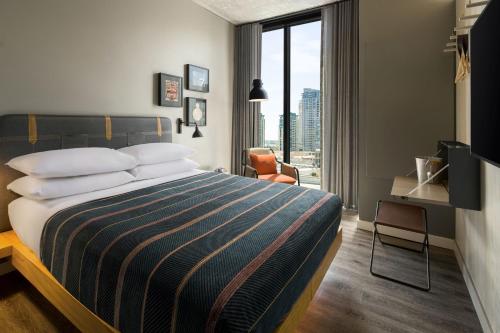 room detail thumbnail 0