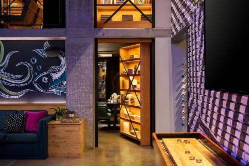 Moxy San Diego Gaslamp Quarter - image 13