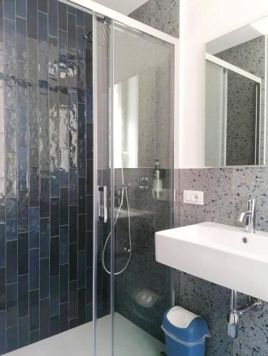 Double Room with Private Bathroom image 2