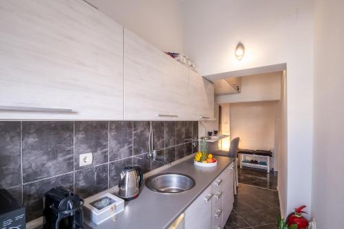 Double Room with external bathroom image 9