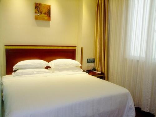 GreenTree Inn Anhui Lu’an Huoshan Yingjia Avenue Business Hotel