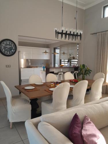 Luxury Villas at Royal Park in 巴拉克拉瓦