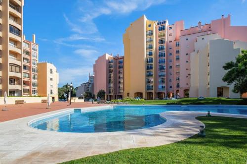 Three Bedroom Apartment with Sea View image 10