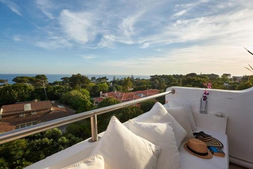 Three Bedroom Apartment with Sea View image 9