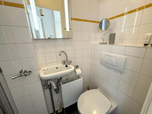Yourbnb Suites Haarlemmerstraat, Амстердам (фото 11)