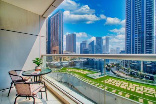 ShoresInn - Charming 1BR with Marina Views, Dubaj