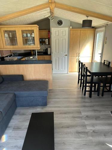 Ruxley Rooms near The Charlotte
