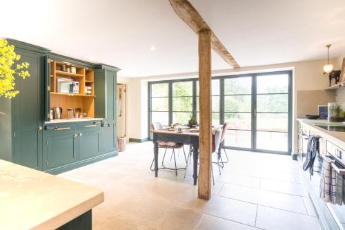The Mill House - Beautiful 4BD Country Home in Pitchcombe